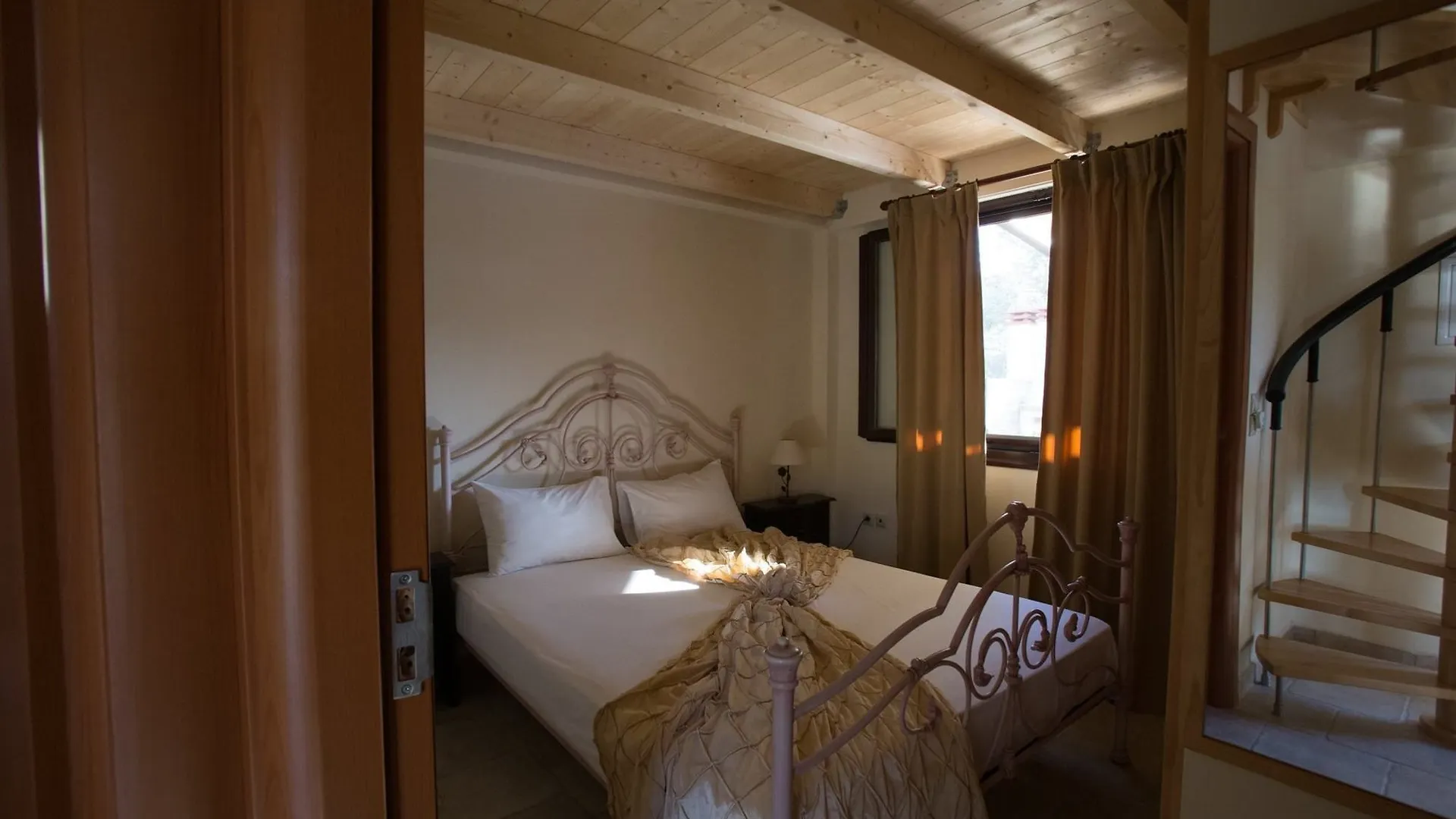 5 Stars Villas Svoronata