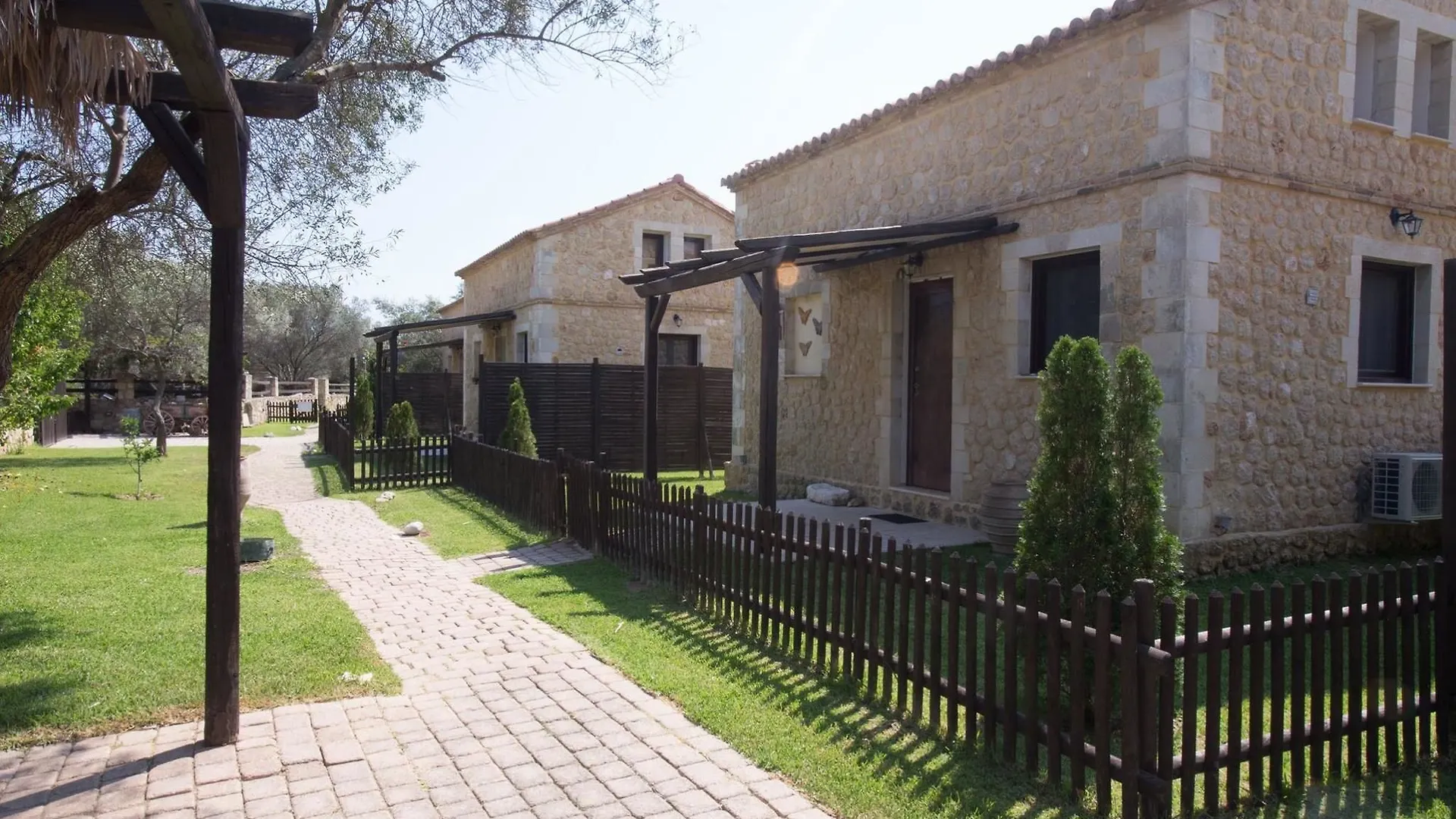5 Stars Villas Svoronata